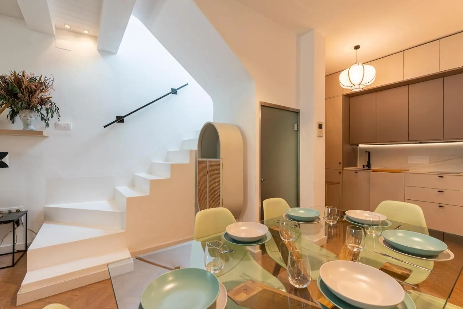 G8 Casa San Bernardo Calle Guadaira Sevilla 0*,  Spanyolország