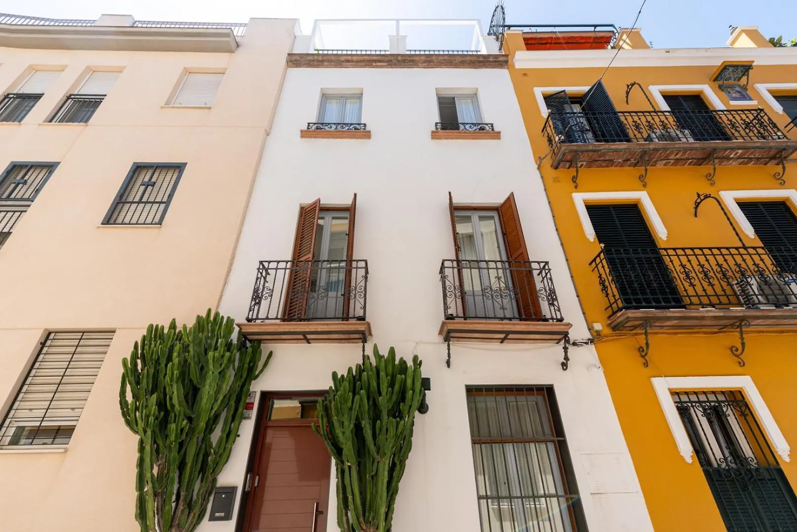 G8 Casa San Bernardo Calle Guadaira Sevilla
