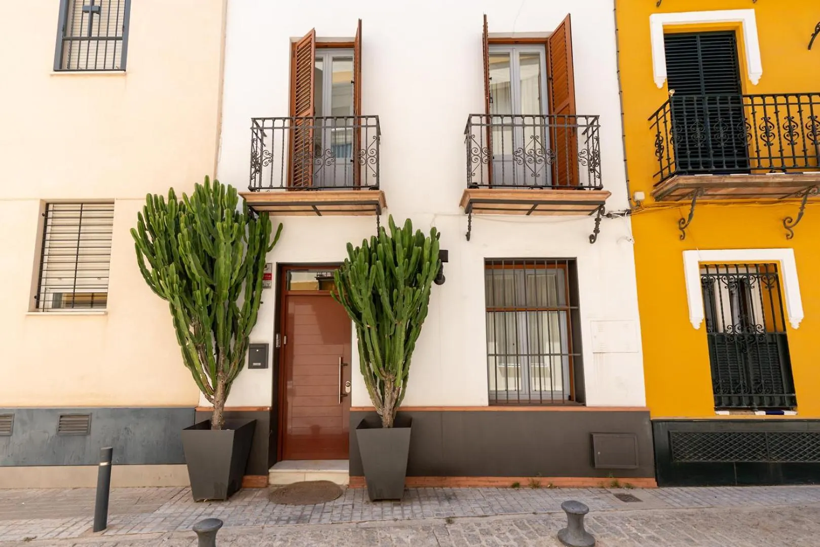 G8 Casa San Bernardo Calle Guadaira Sevilla Apartman