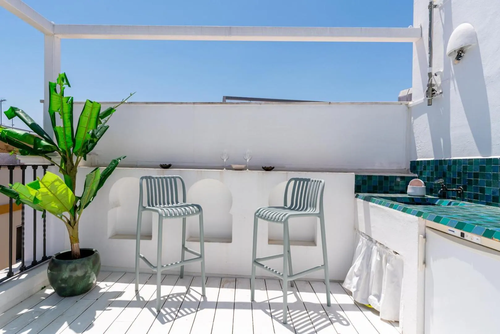 G8 Casa San Bernardo Calle Guadaira Seville