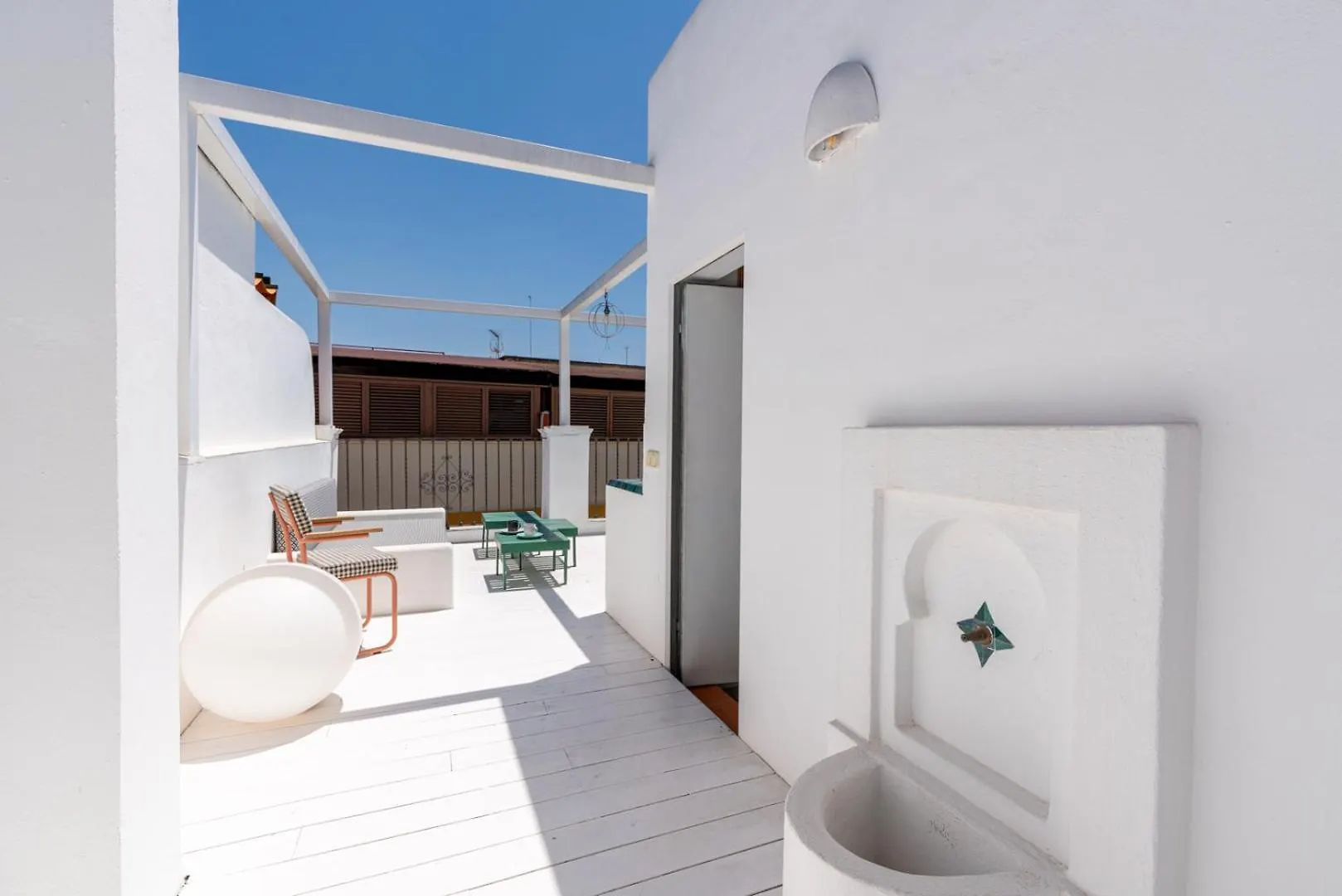 G8 Casa San Bernardo Calle Guadaira Seville