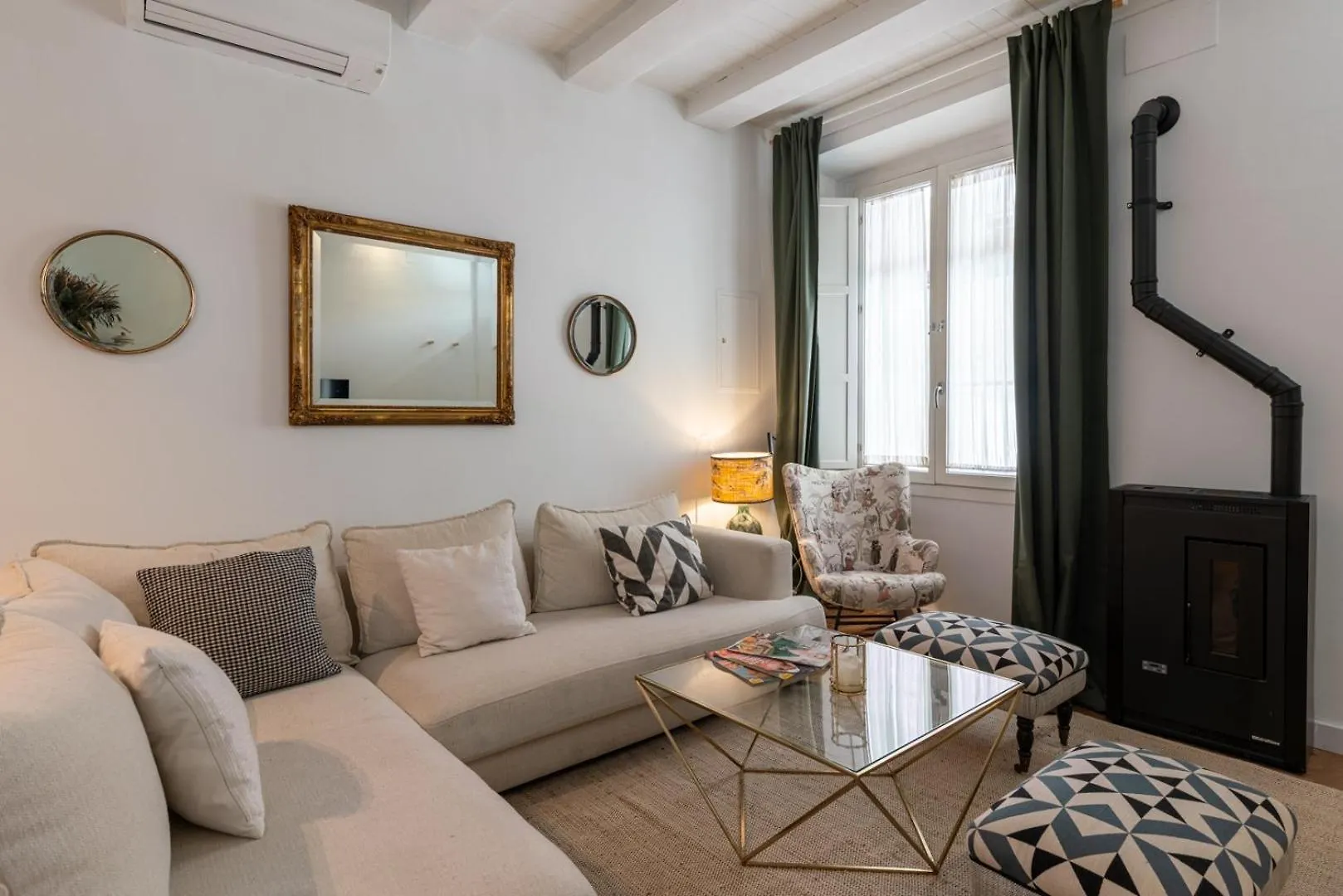 G8 Casa San Bernardo Calle Guadaira Seville Apartment