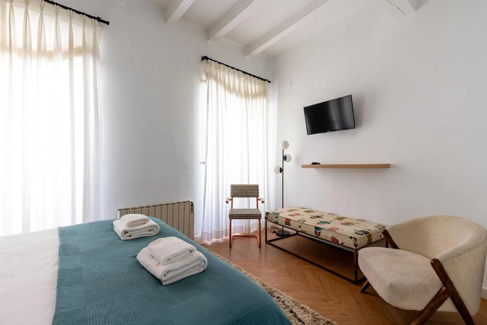 G8 Casa San Bernardo Calle Guadaira Seville 0*,  Spain